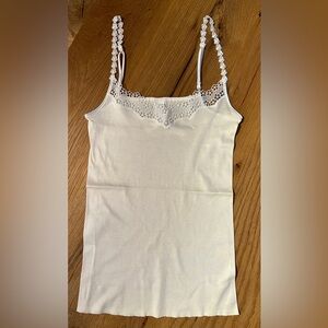 HANRO 100% COTTON CAMISOLE WITH LACE DETAILS, SIZE XS.